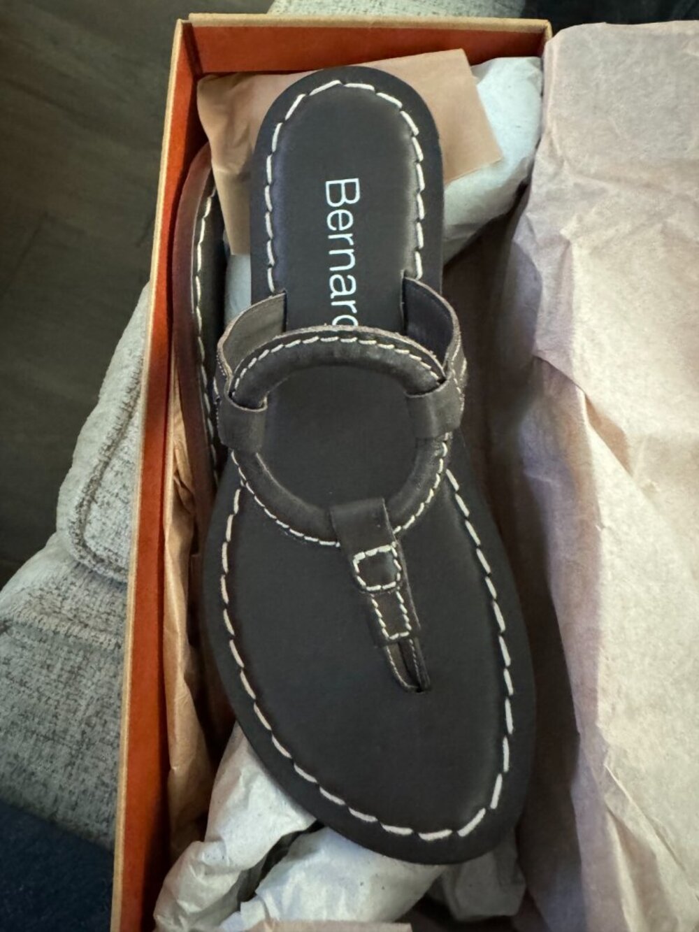 Bernardo Matrix Sandal Cafe Thong Dark Brown T Strap Leather Contrast Stitching